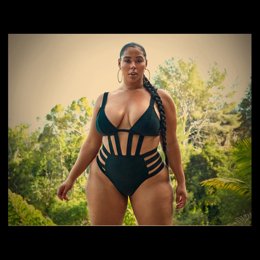 Tabria Majors plus Swimwear